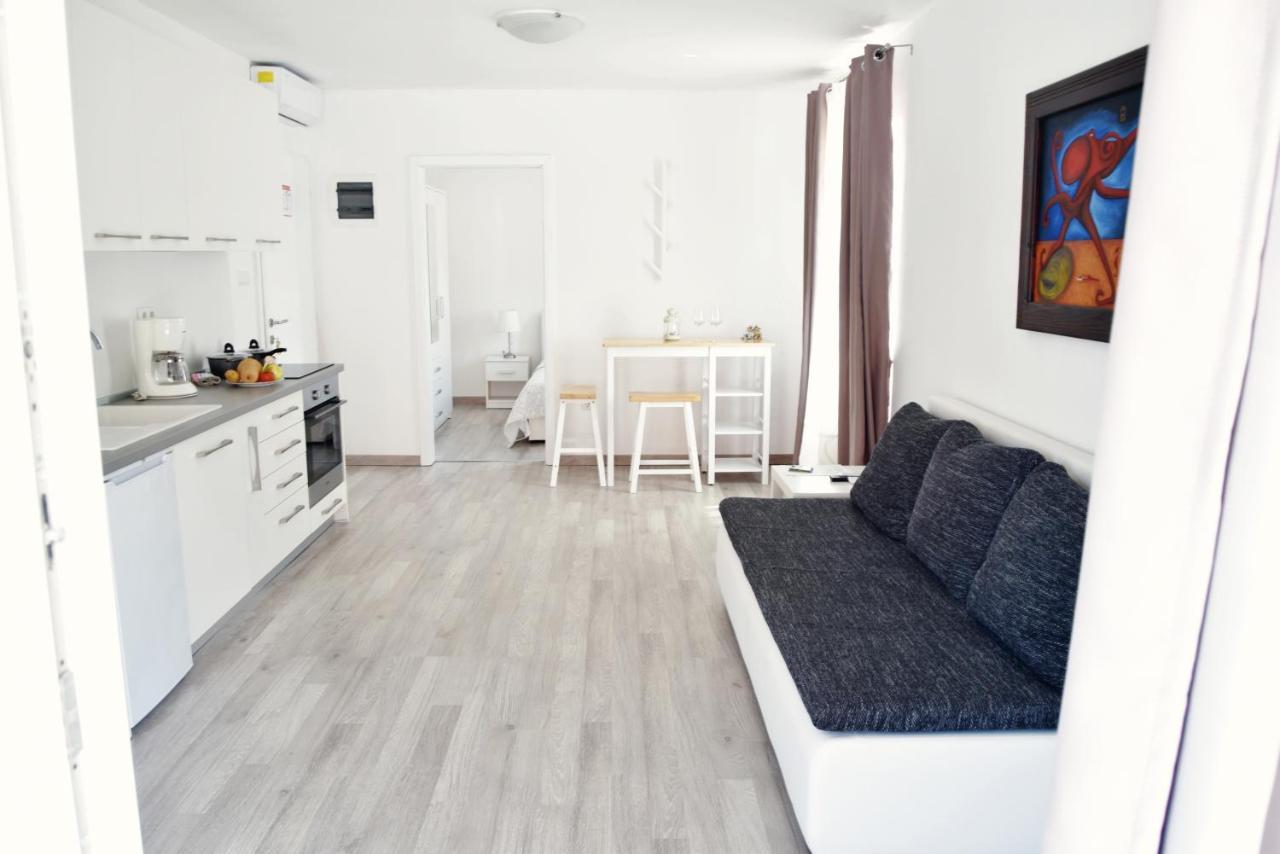 Rab Apartments Aurora Раб Экстерьер фото