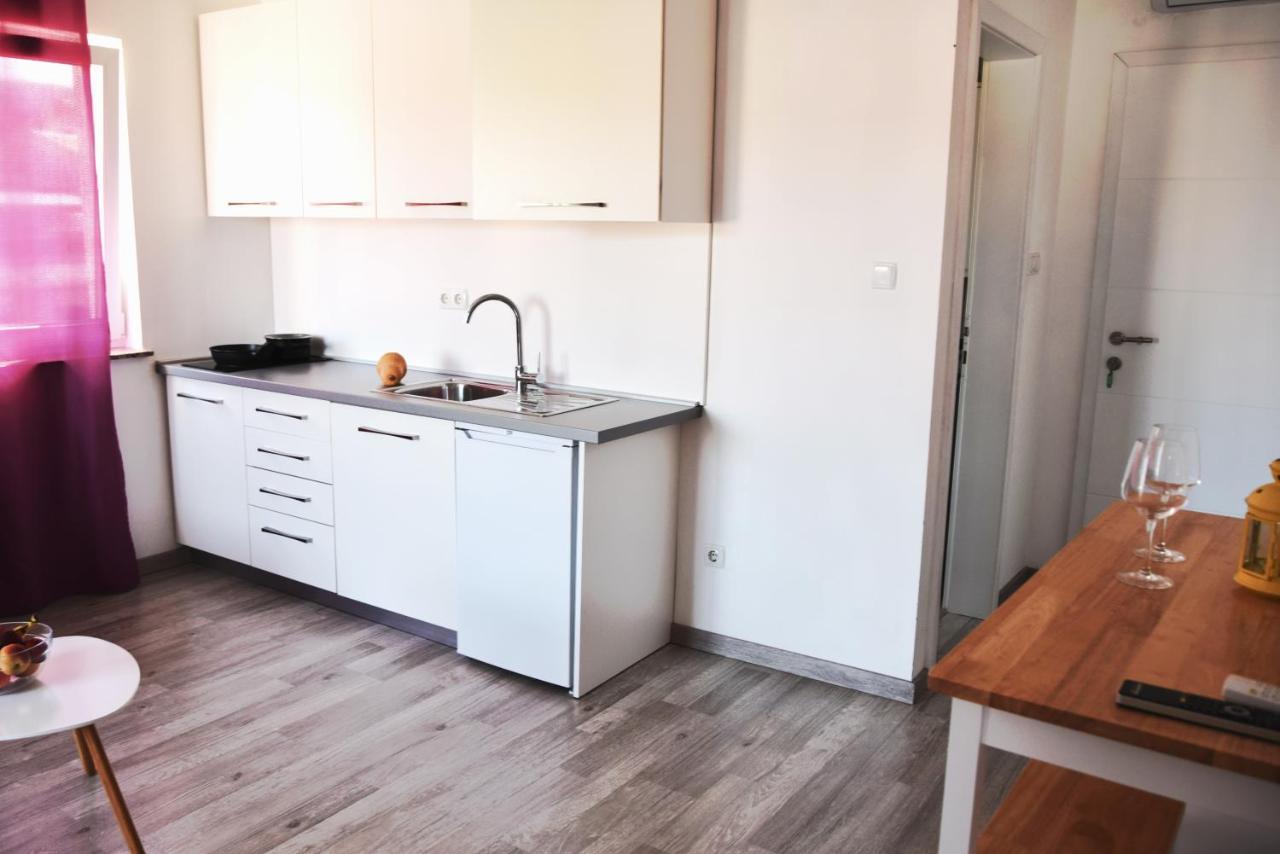 Rab Apartments Aurora Раб Экстерьер фото